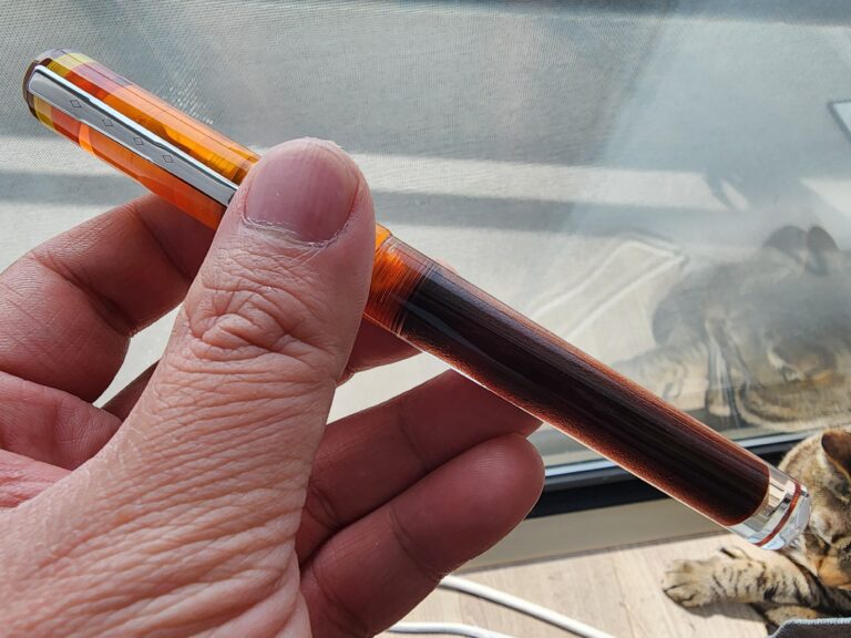 Bungubox Frozen Orange fountain pen